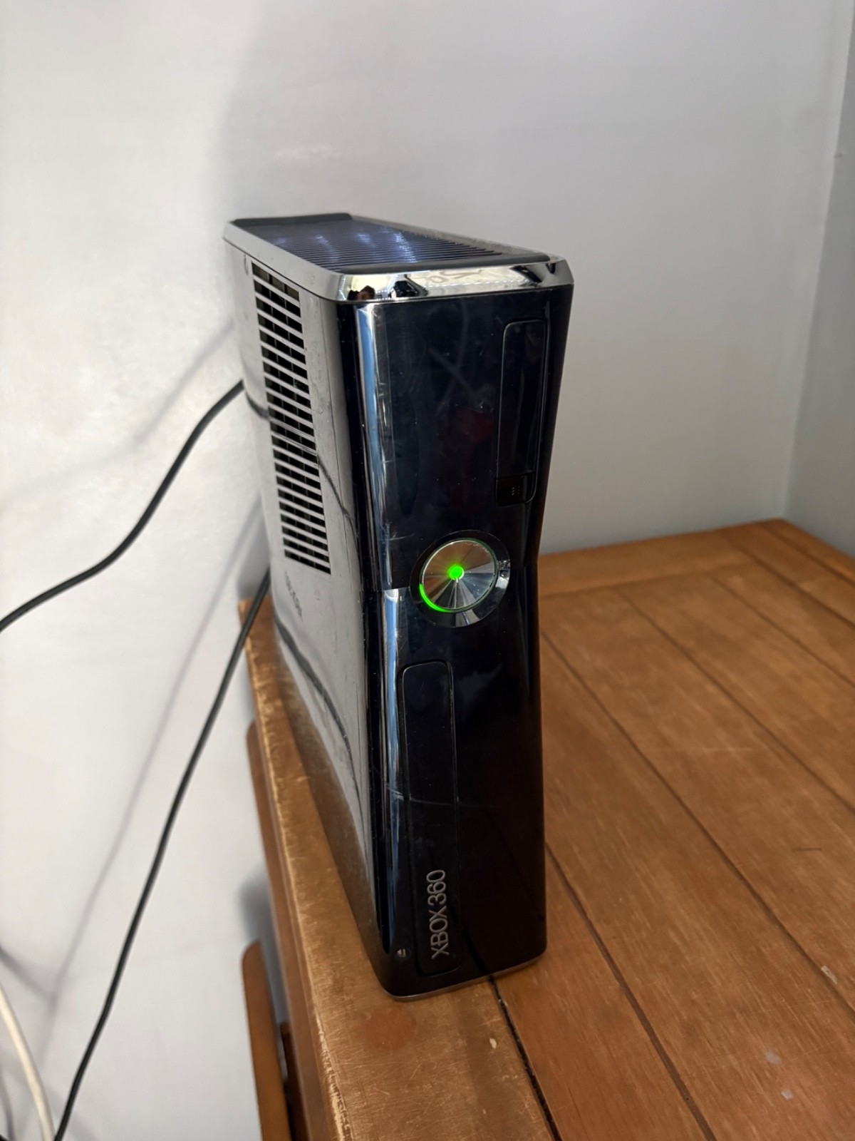 Microsoft Xbox 360 S 250GB Glossy Black Console