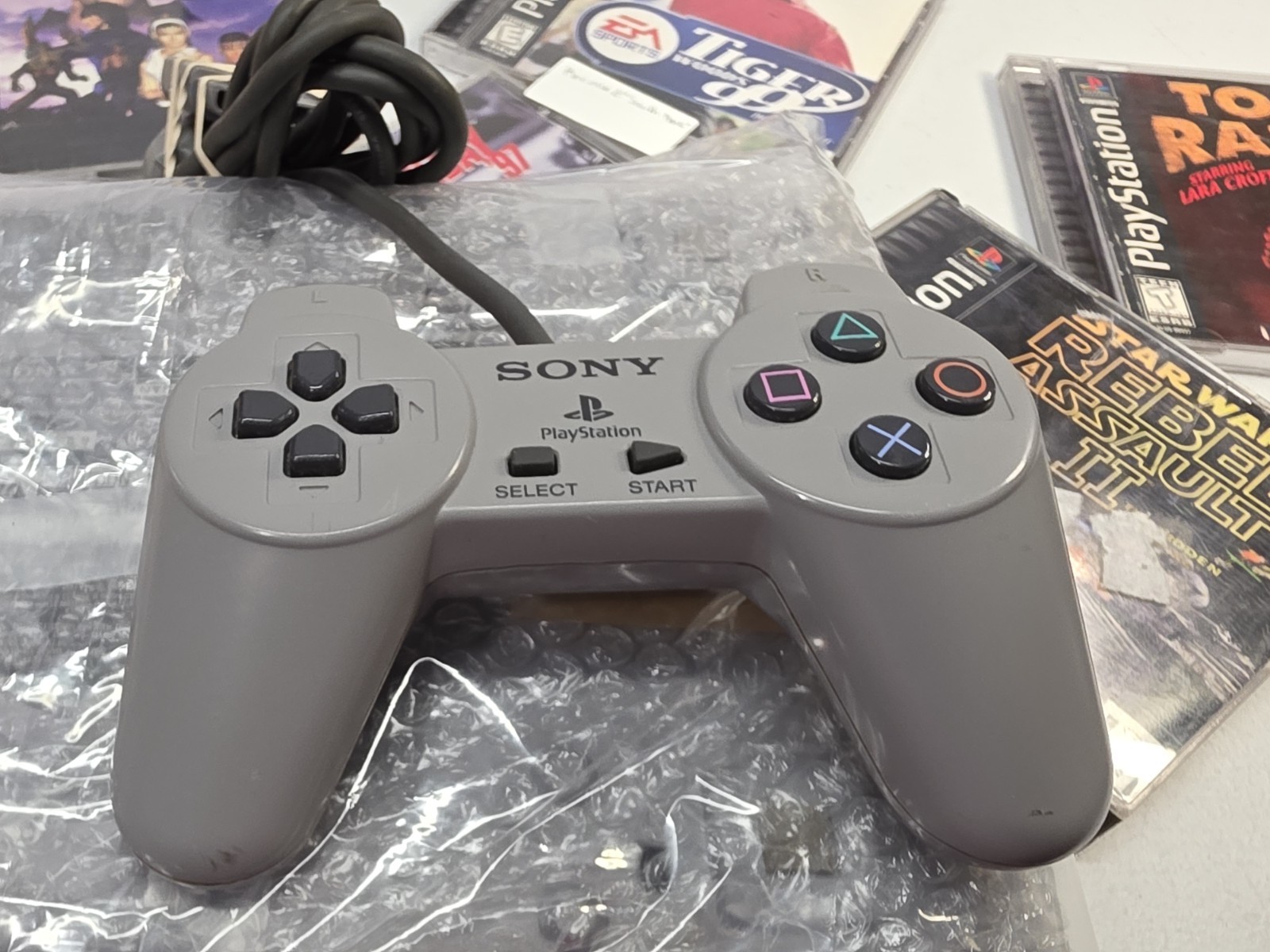Sony PS1 Bundle 2 Controllers 8 Games FF Anthology Tekken 2 Tomb Raider II