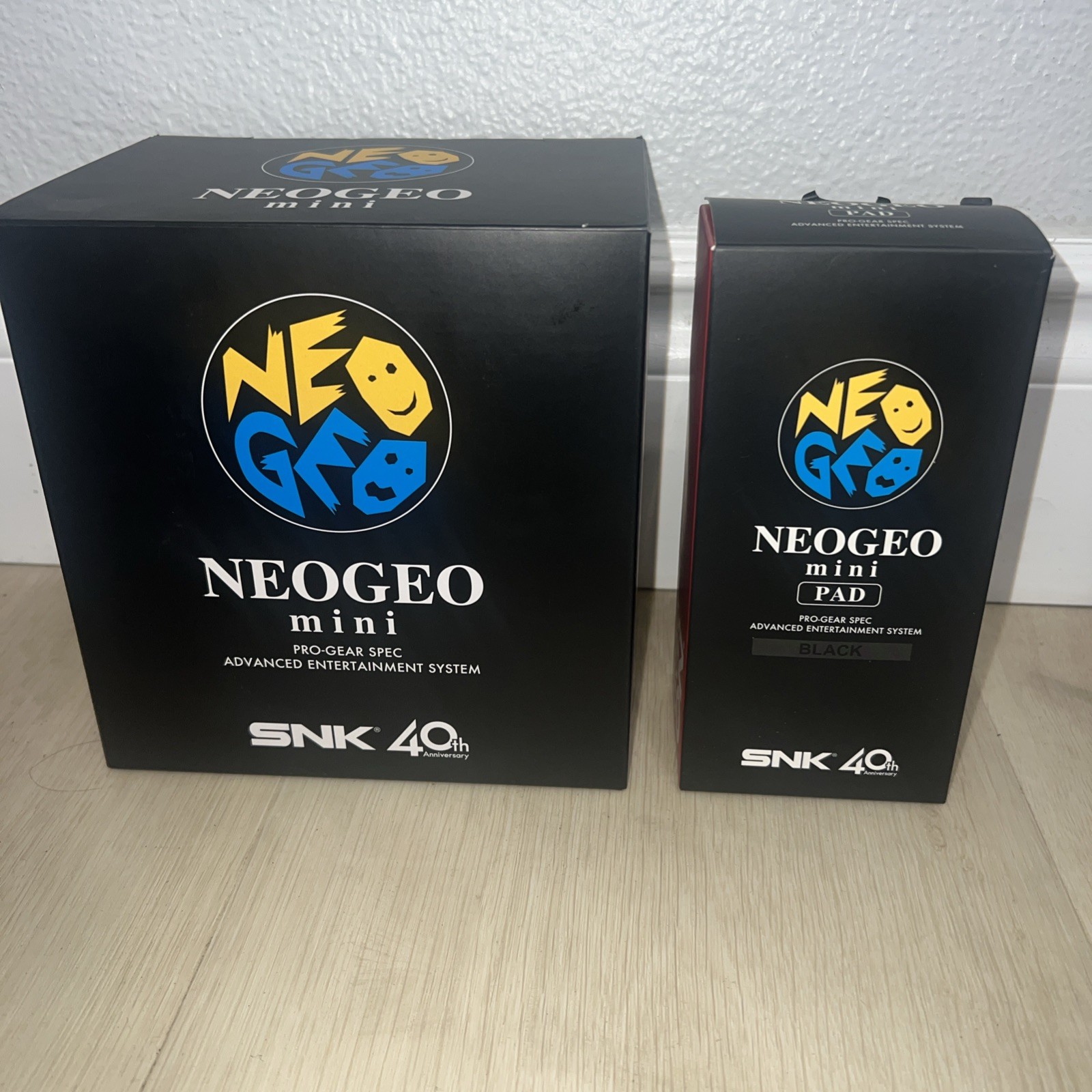 SNK NEO GEO Mini console Classic Arcade 40 Games included + New Mini Pad
