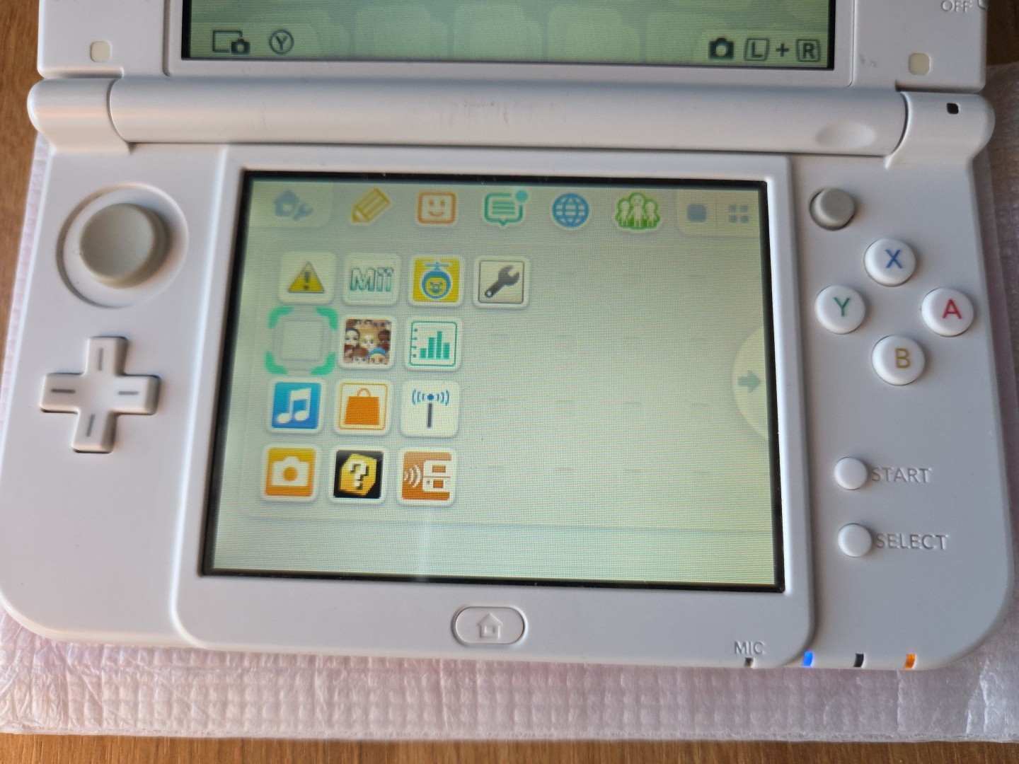 New Nintendo 3DS LL XL Pink White | Japan Region Charger CIB