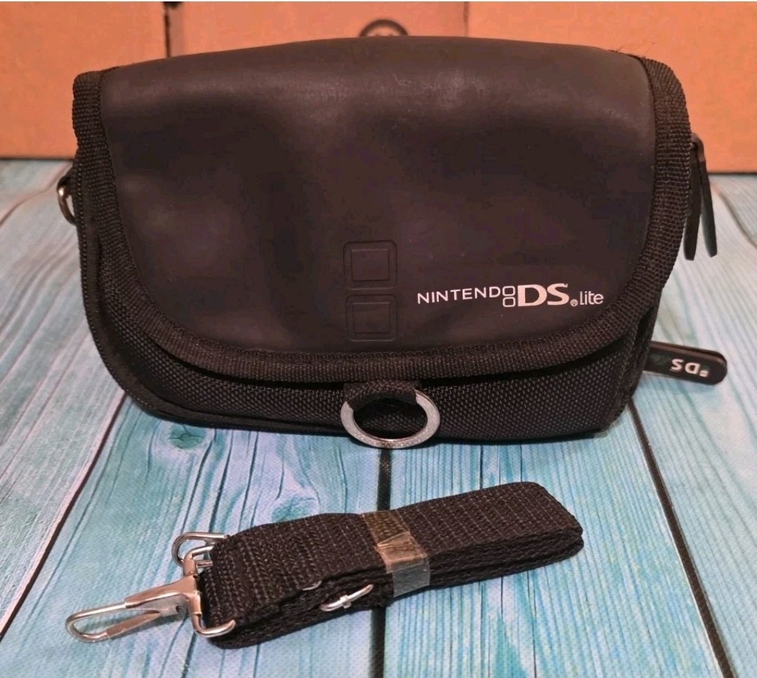 🔥Nintendo DSi Lite Blue Bundle – 4 Games & Travel Case, Charger🔥