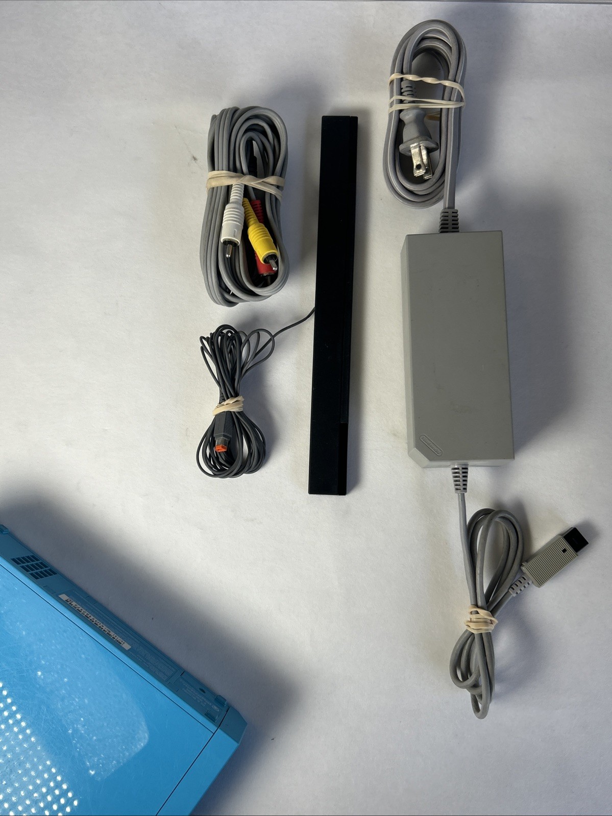 Nintendo Wii Sports RVL-101 Complete Blue Console Bundle W Motion Plus & Game