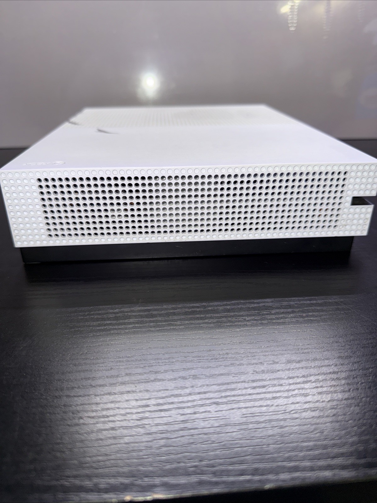 ●cosmetically flawed●Microsoft Xbox One S 1TB Console – White