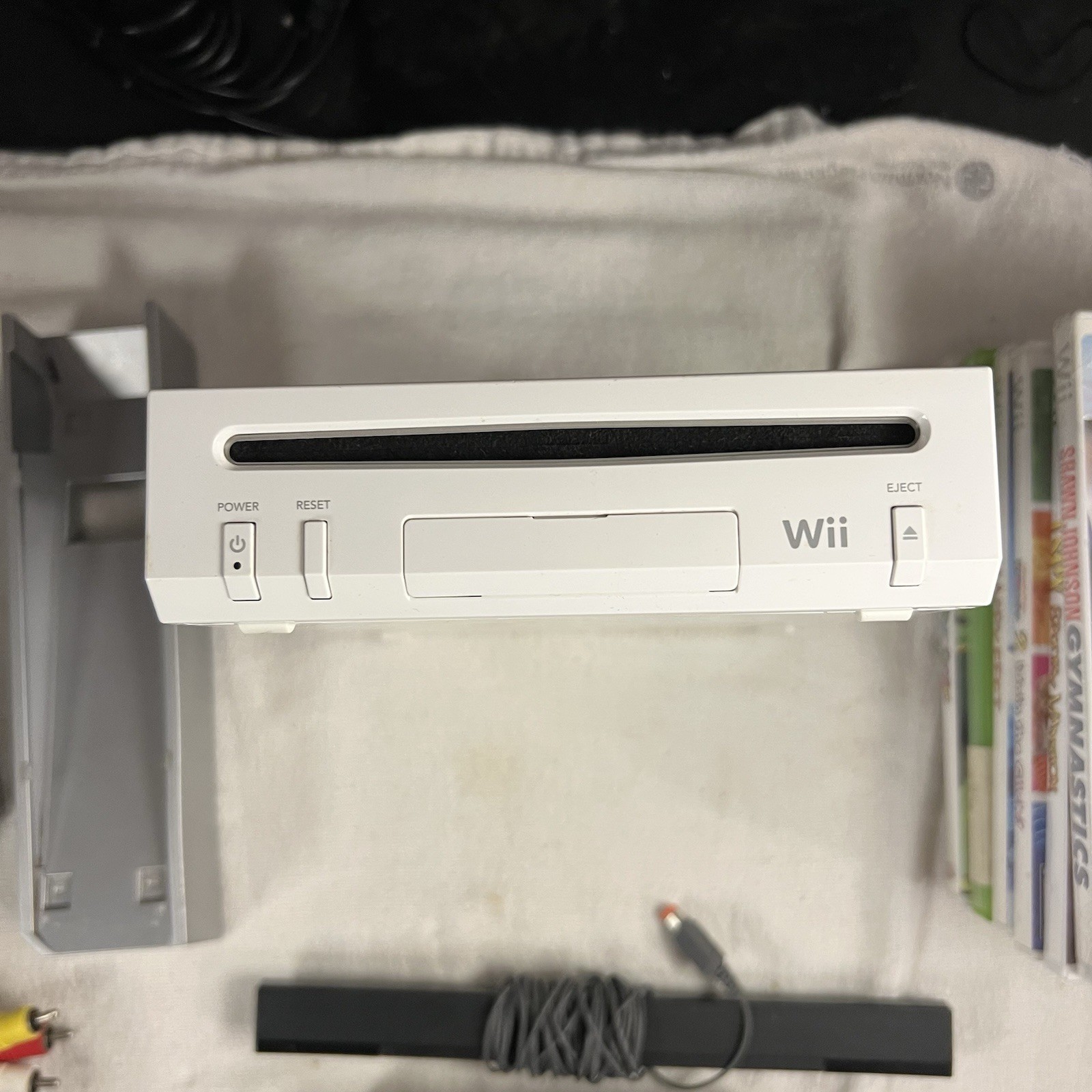 Nintendo Wii RVL-101 512 MB Home Console Bundle 6 Games