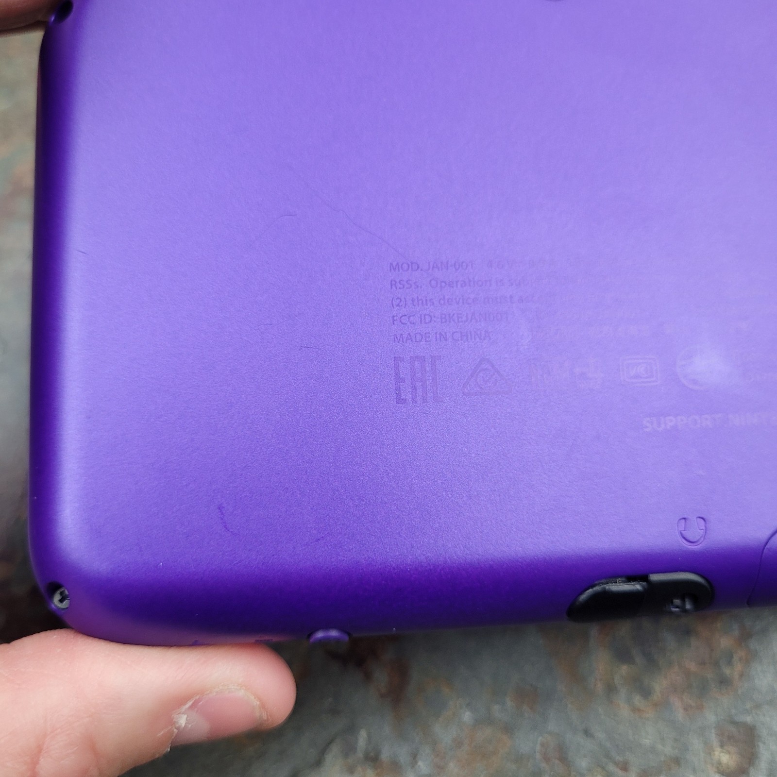 Nintendo 2DS XL Purple Handheld Console Nintendo 4GB Touchscreen JAN-001