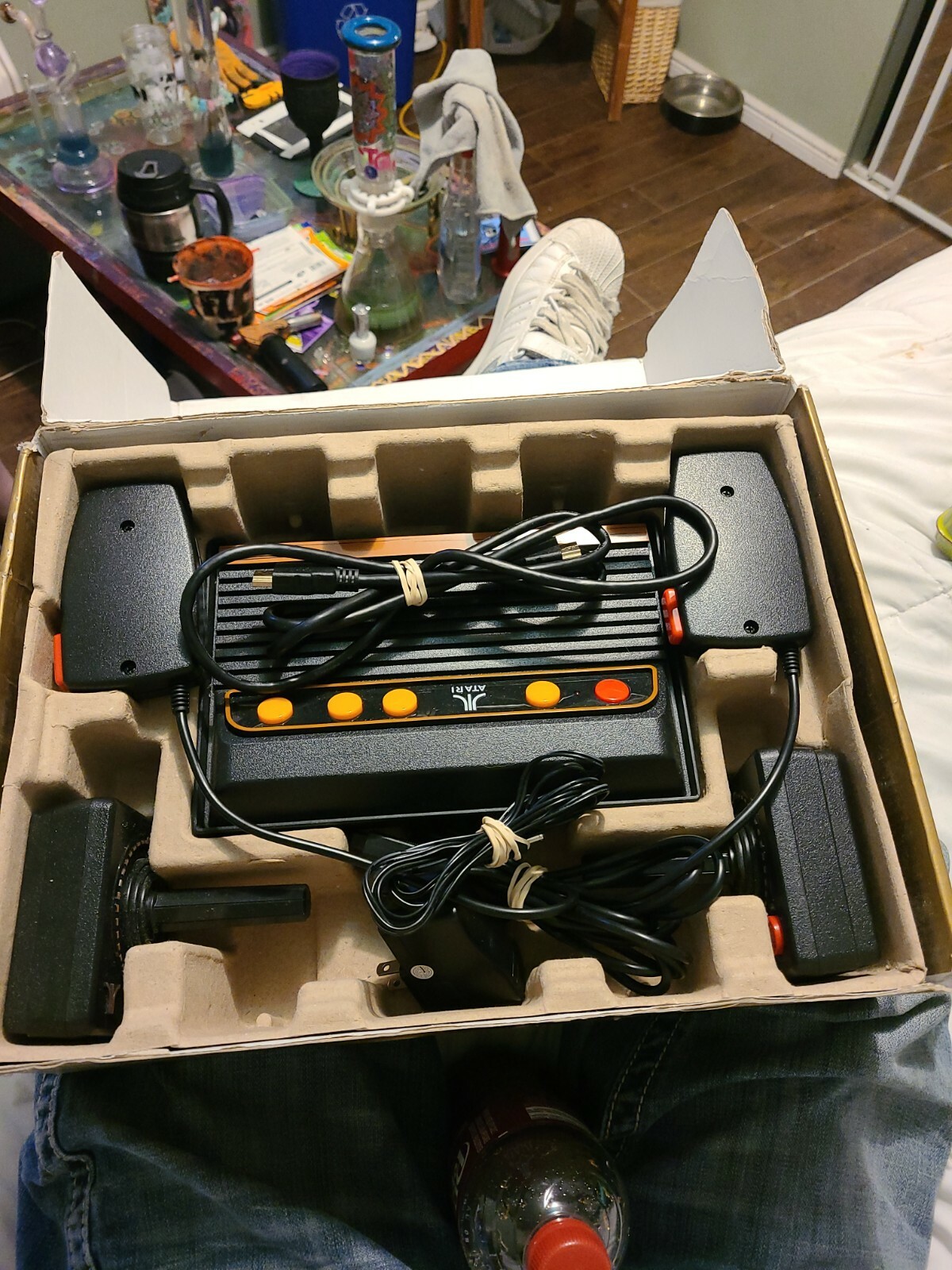 NEW Atari Flashback 8 Gold Deluxe HD Console 2 Wireless Controllers – Gold