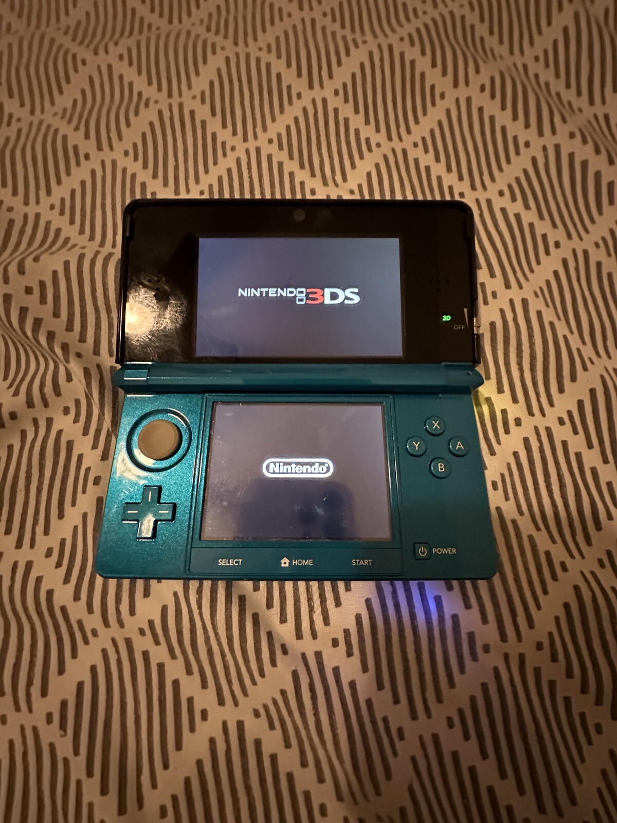 Nintendo 3DS Handheld System – Aqua Blue
