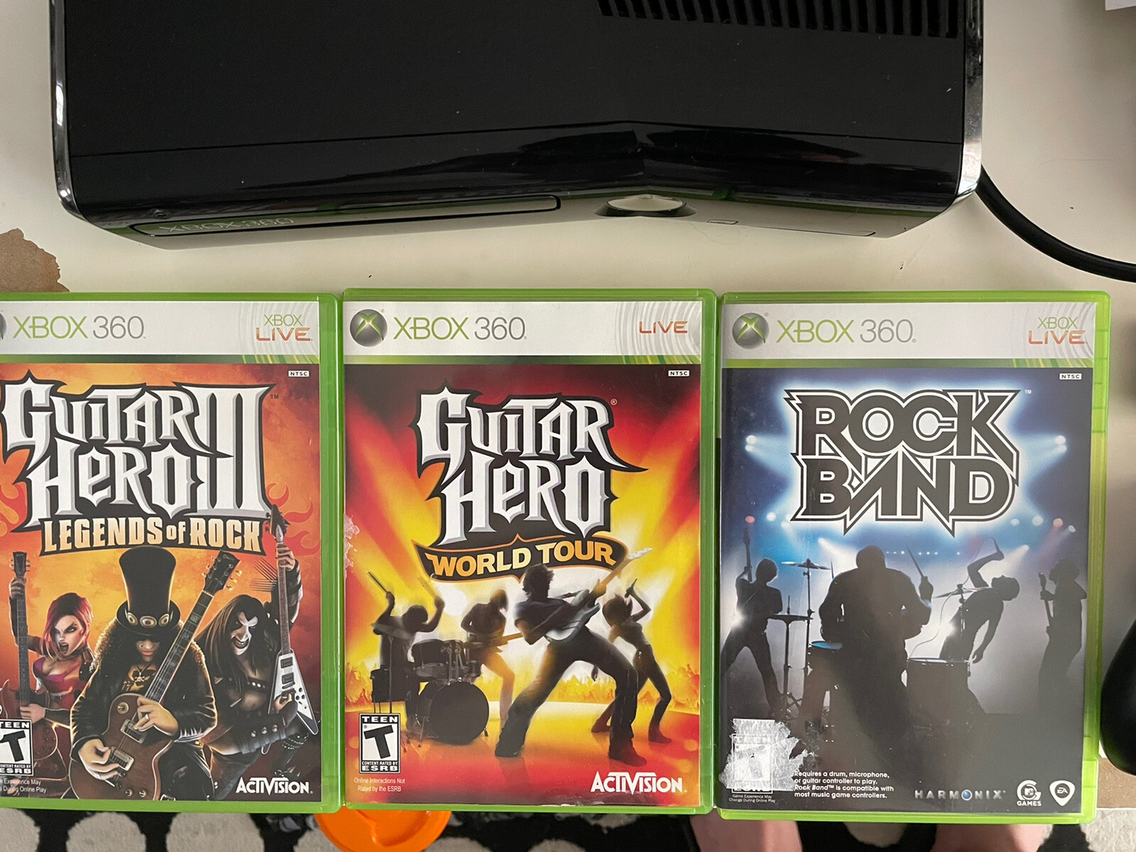 “Tested works￼￼” Xbox 360 S with Kinect 4GB Glossy Black Console &3GAMES-NO HDD