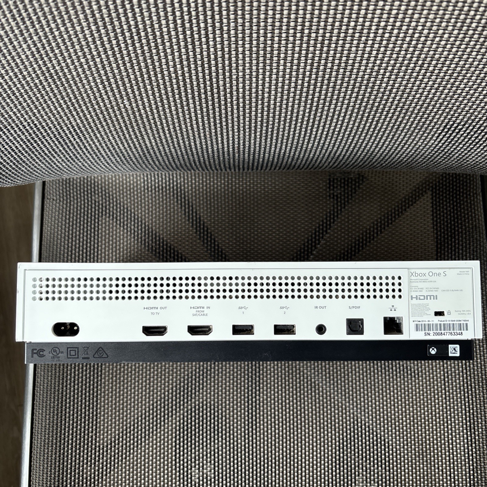 Microsoft Xbox One S 500GB – White- TESTED AND WORKING