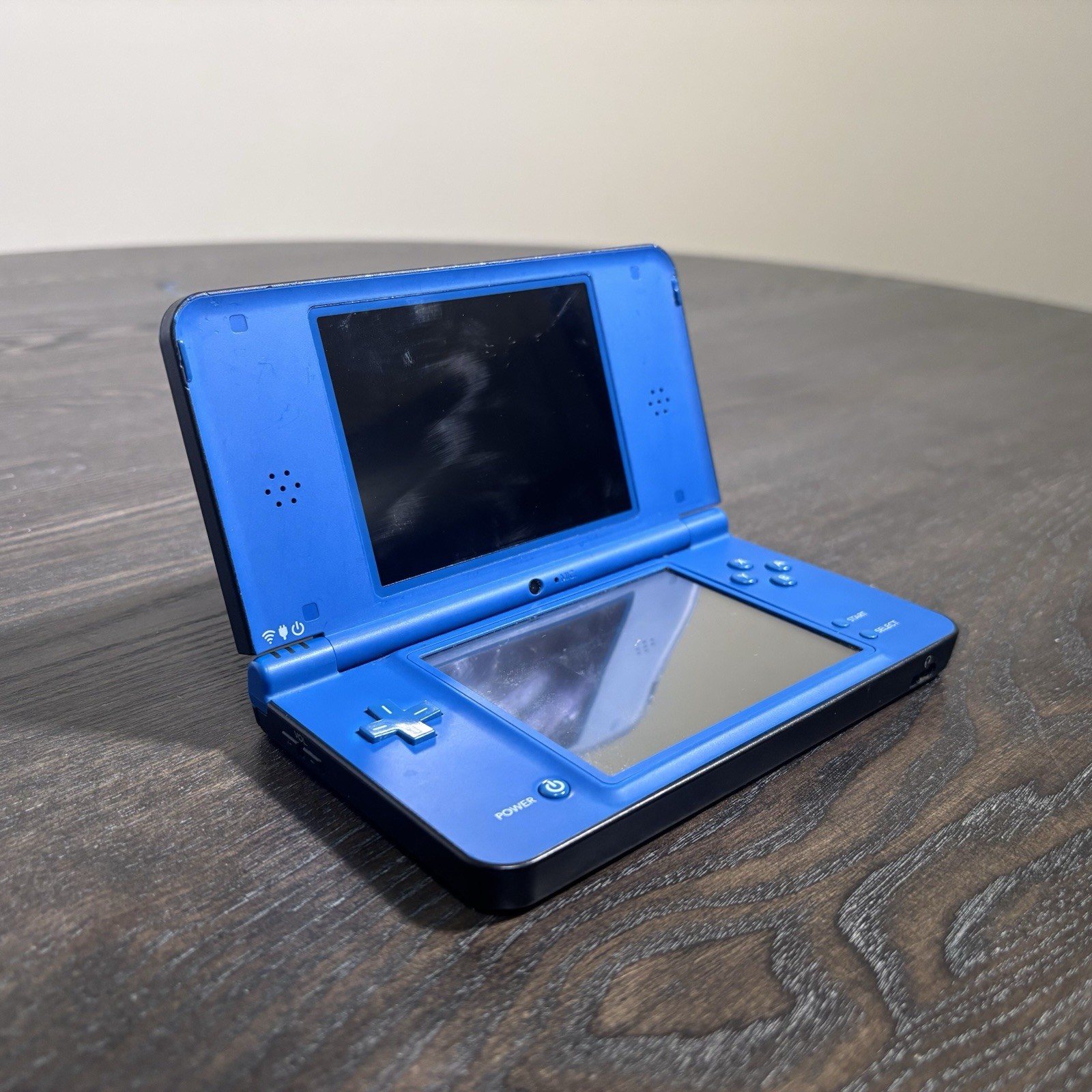 Nintendo DSi XL Bundle [used] (Console w/Charger, Case & Adventure Time Game)