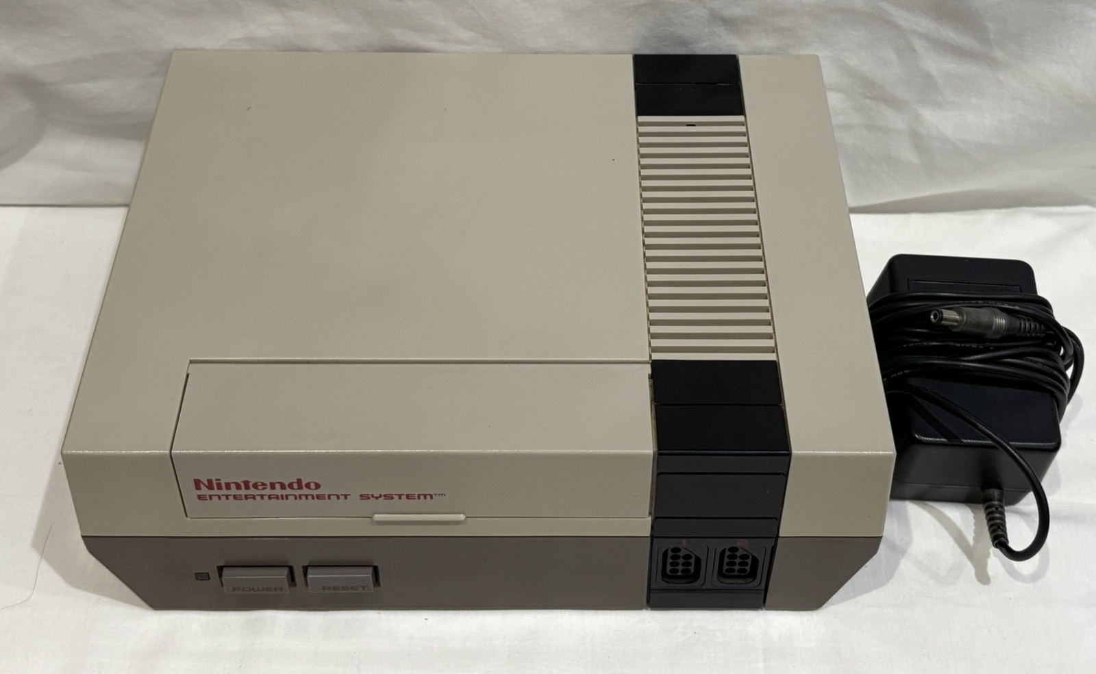 Nintendo Entertainment System Gaming Set with Console, 9 Games -Zapper Carry Bag