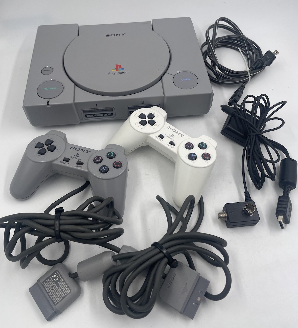 Sony PlayStation 1 PS1 Gray Console Bundle w/ 2 Controllers AV & Power Cord