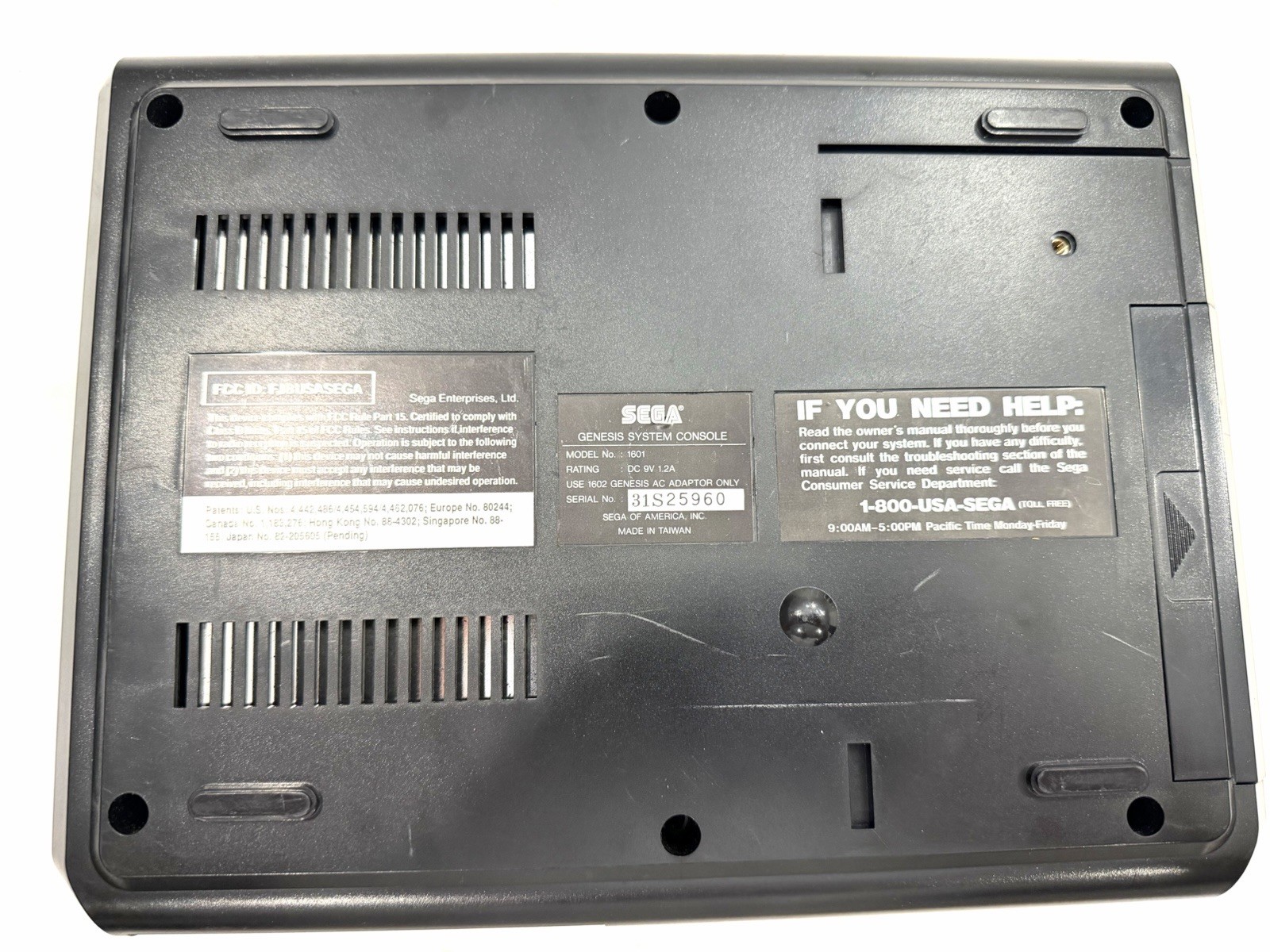 Sega Genesis Console 16-Bit (1601) UNTESTED no cords