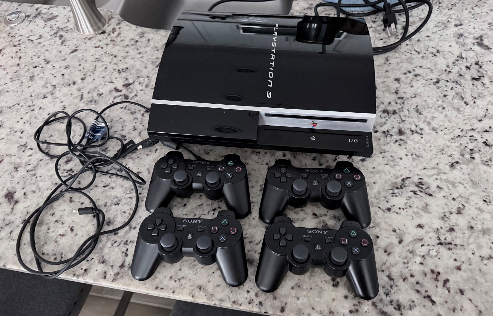 Playstation 3 Fat 80GB (CECHK01) Bundle up