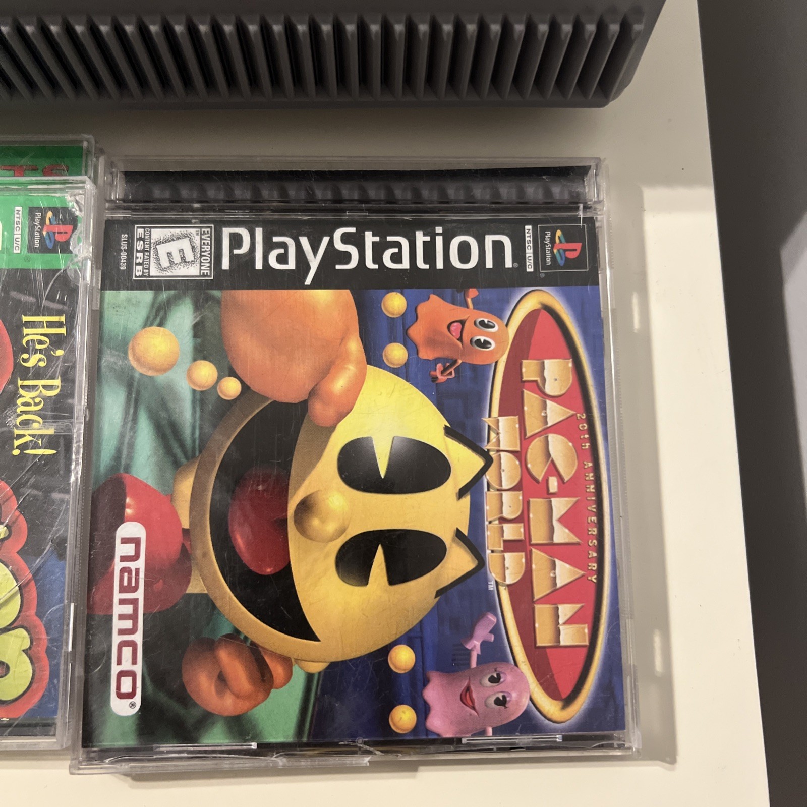 Sony PlayStation 1 console – 1 controller and 3 games. Memory card included Cord
