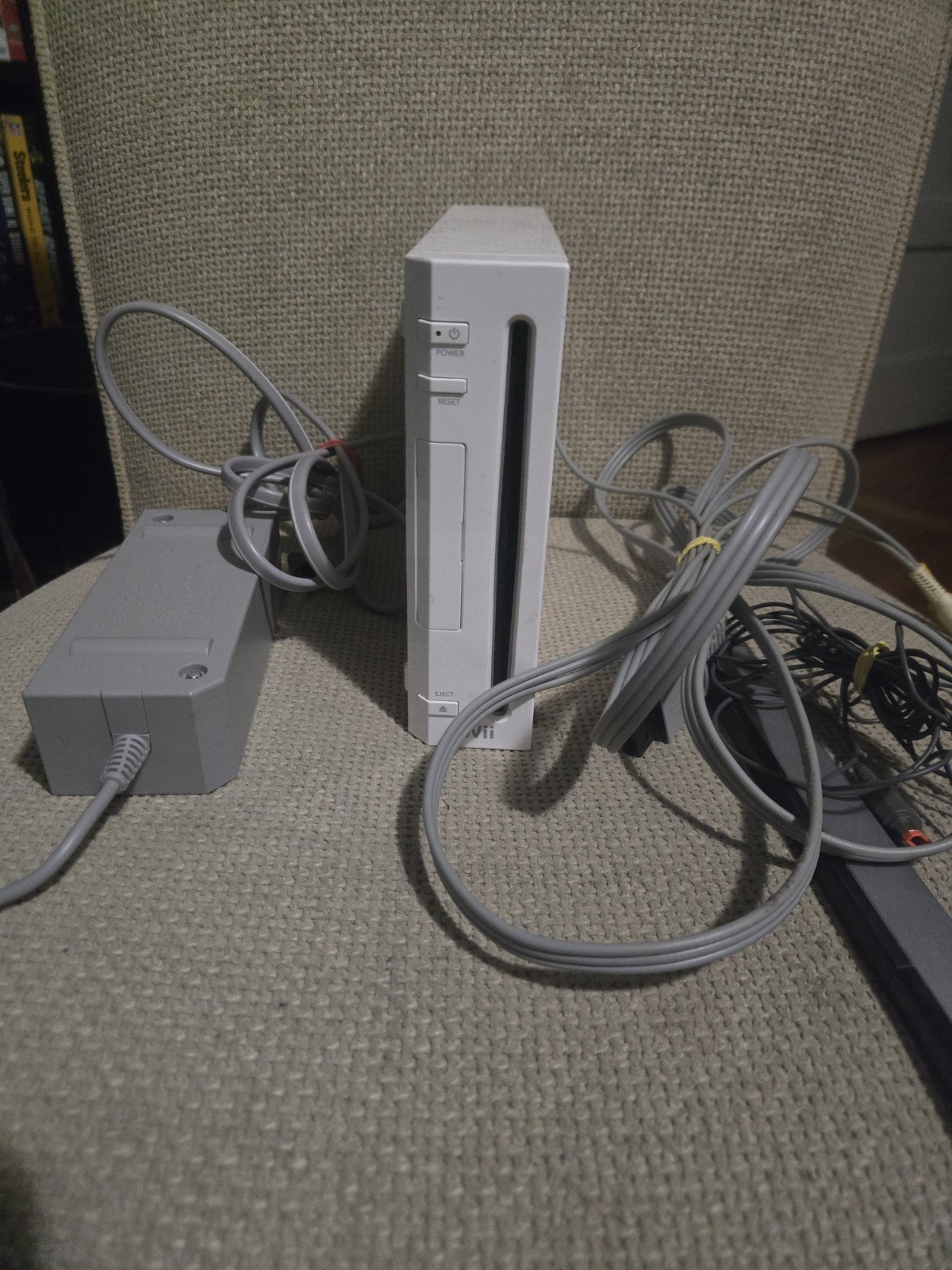 White Nintendo Wii System Console (cords Included)