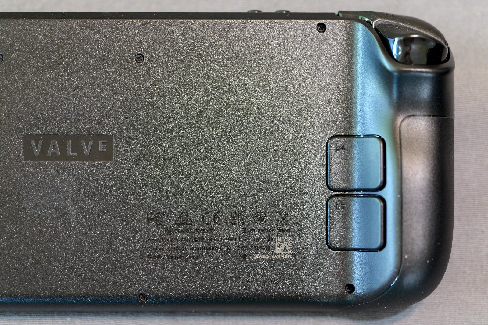 Steam Deck LCD 1TB SSD, Dbrand Killswitch Case & Skin, Hall effect sticks