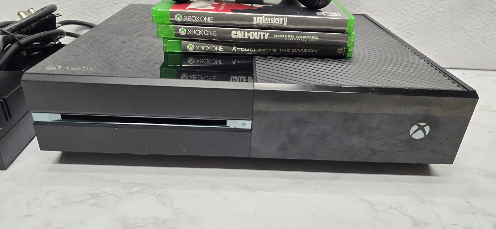 Microsoft Xbox One 500GB Console Bundle W/Controller & Games – Black