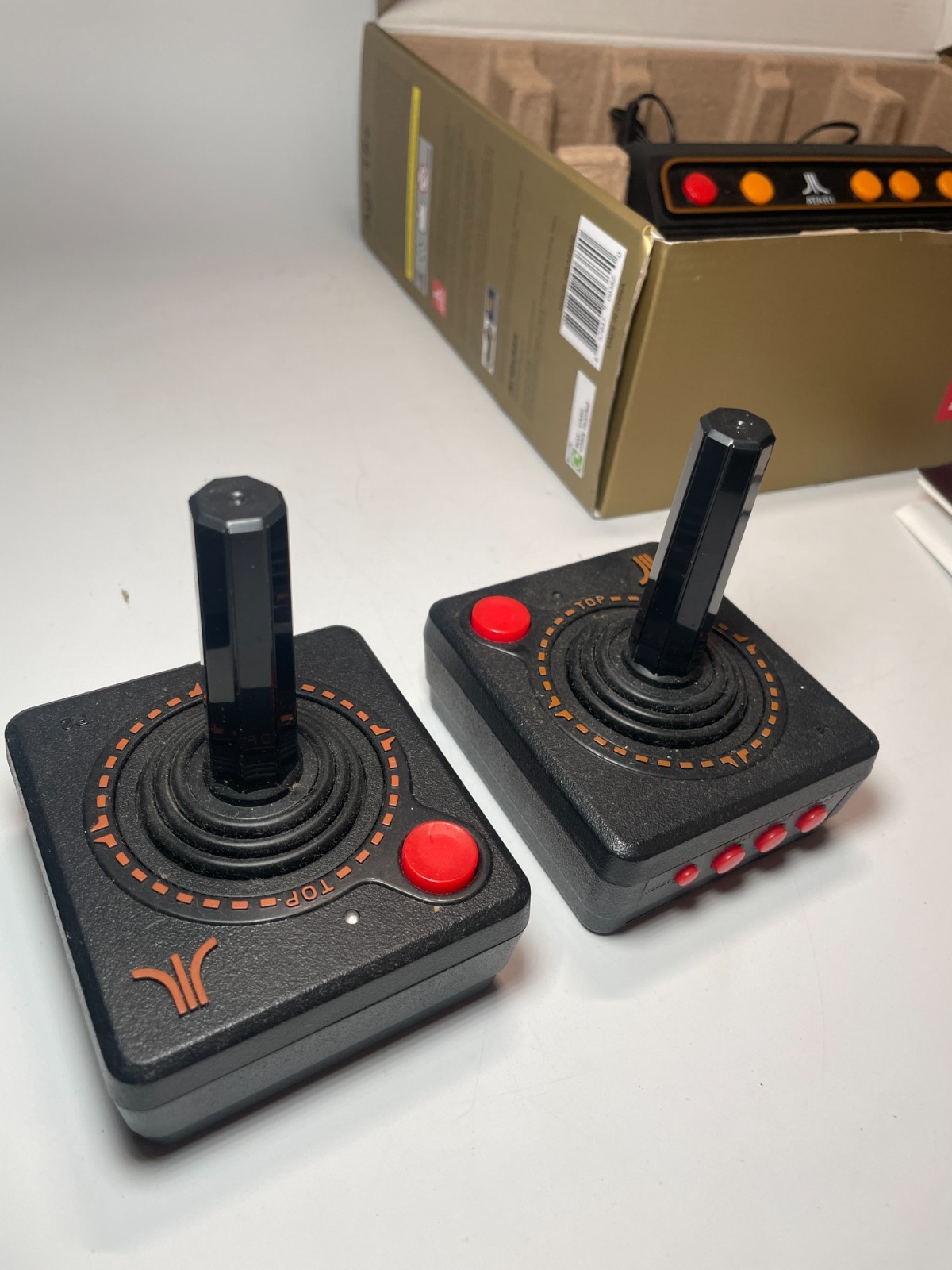 Atari Flashback 8 Gold Console HDMI 120 Games 2 Wireless Controllers video game