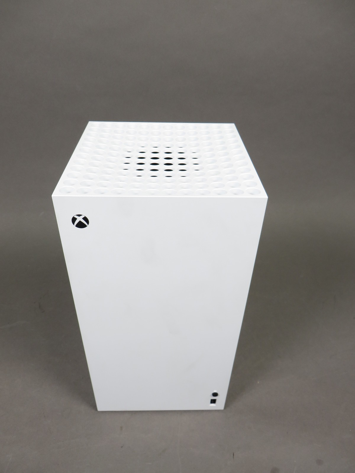 Microsoft Xbox Series X 1TB Console Gaming System Robot White 1882