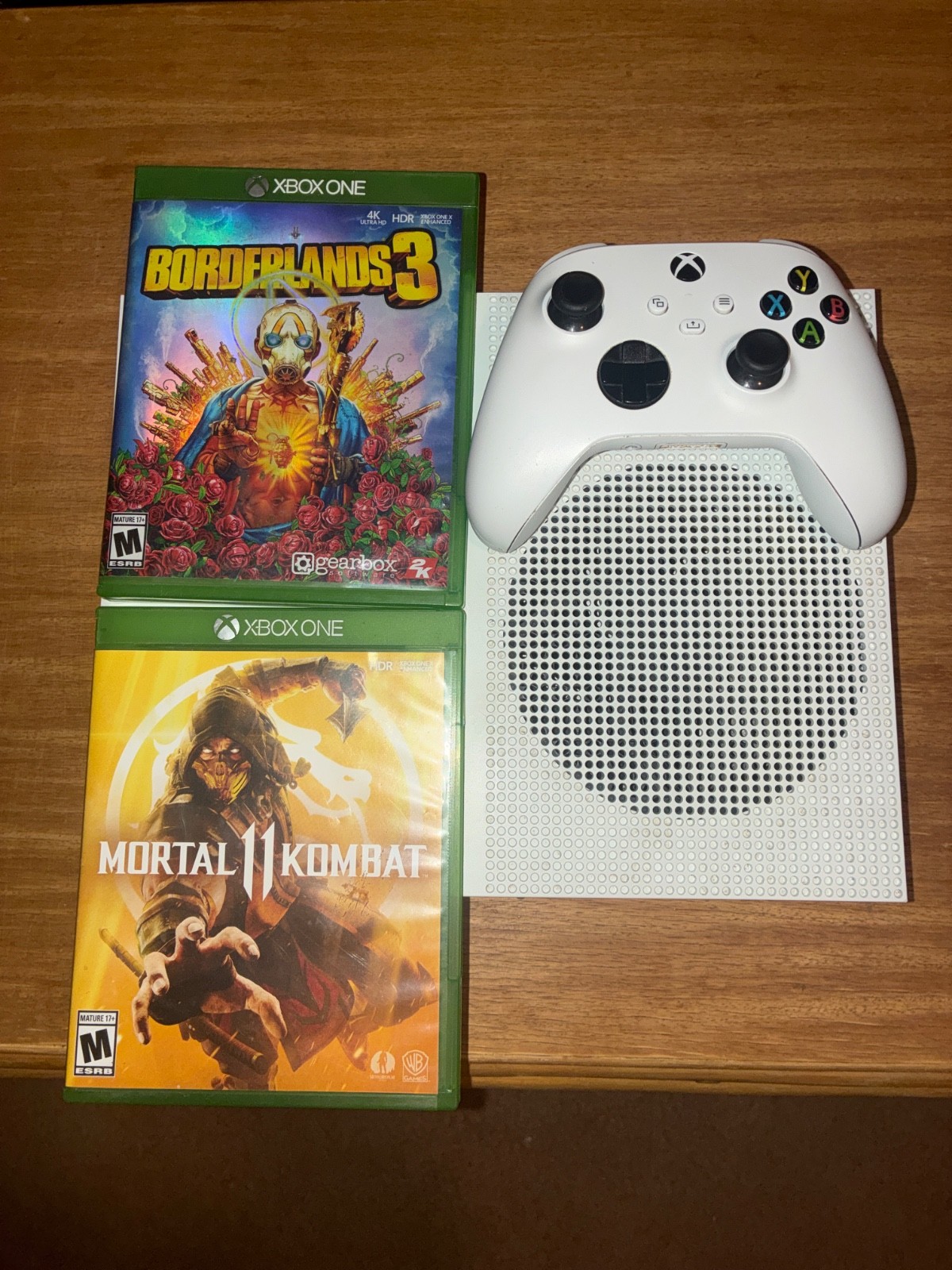 Xbox One S 500GB – White 2 games and controller read description