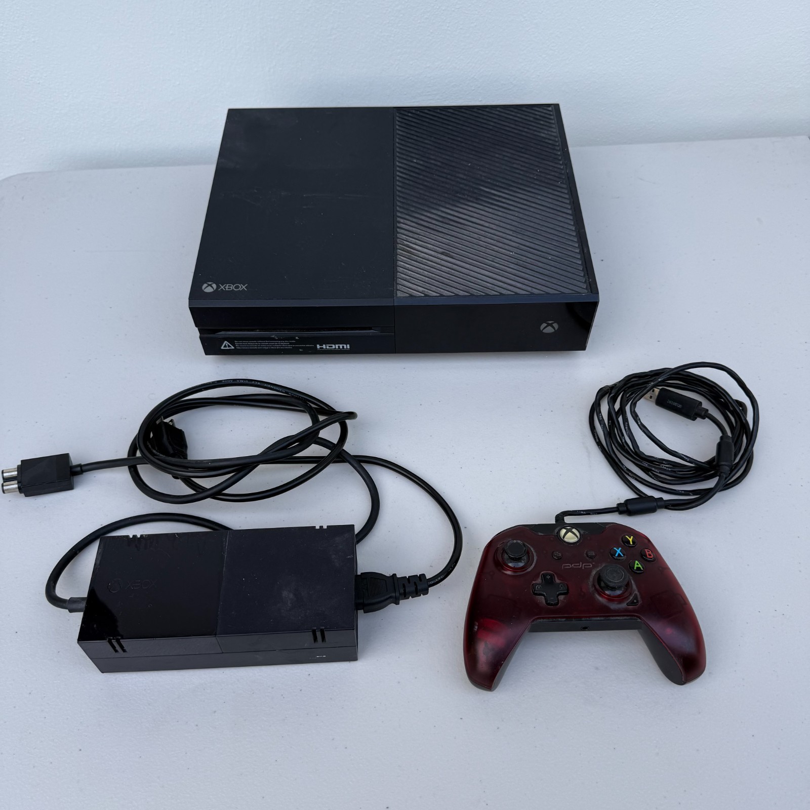 Xbox One 500GB Original Console Model 1540 / 1520 with Kinect Camera