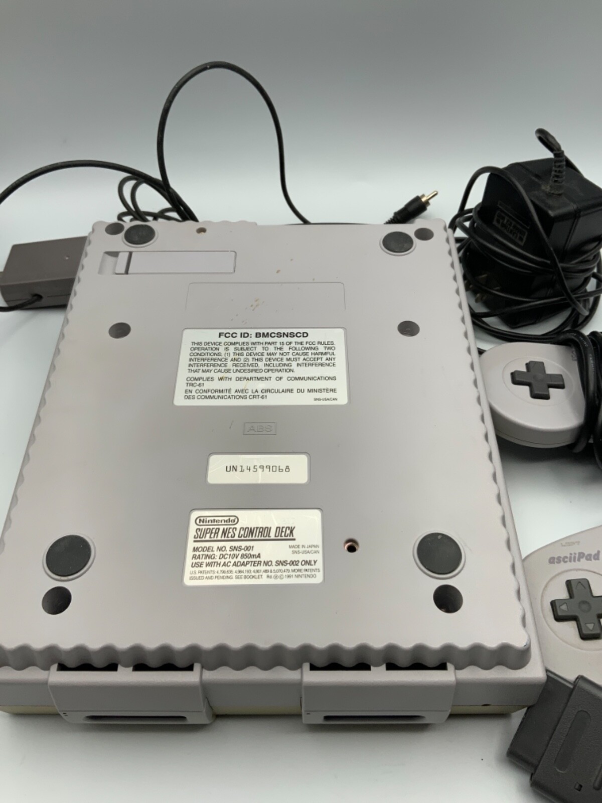 Super Nintendo Entertainment System: Console 2 Controllers OEM With Cables