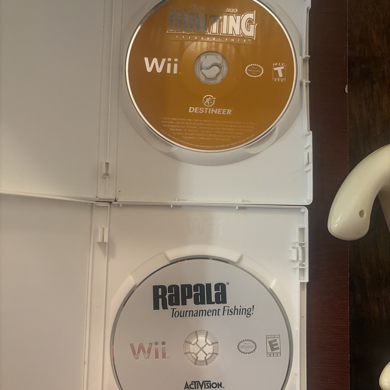 Nintendo Wii White System Bundle With Manuals, Controllers, 2 Games Included