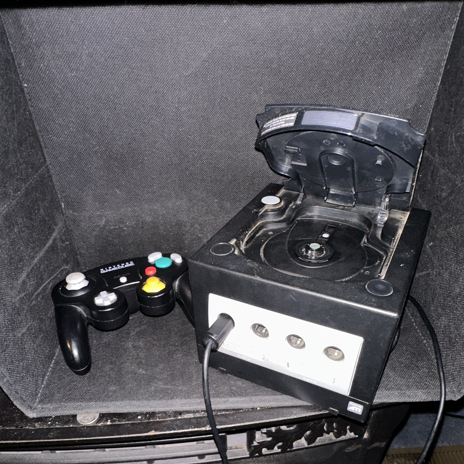 Nintendo GameCube DOL-001 Black Console Bundle w/ Controller AV & Power Cable