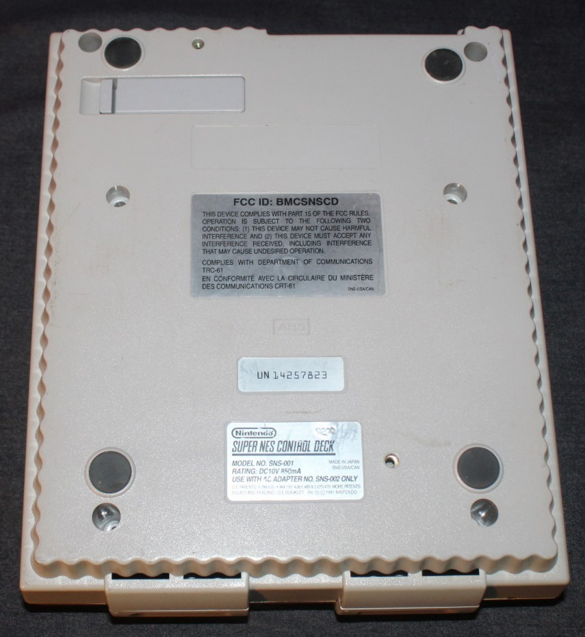 Nintendo SNES Home Console – Gray (with yellowing) – Untested
