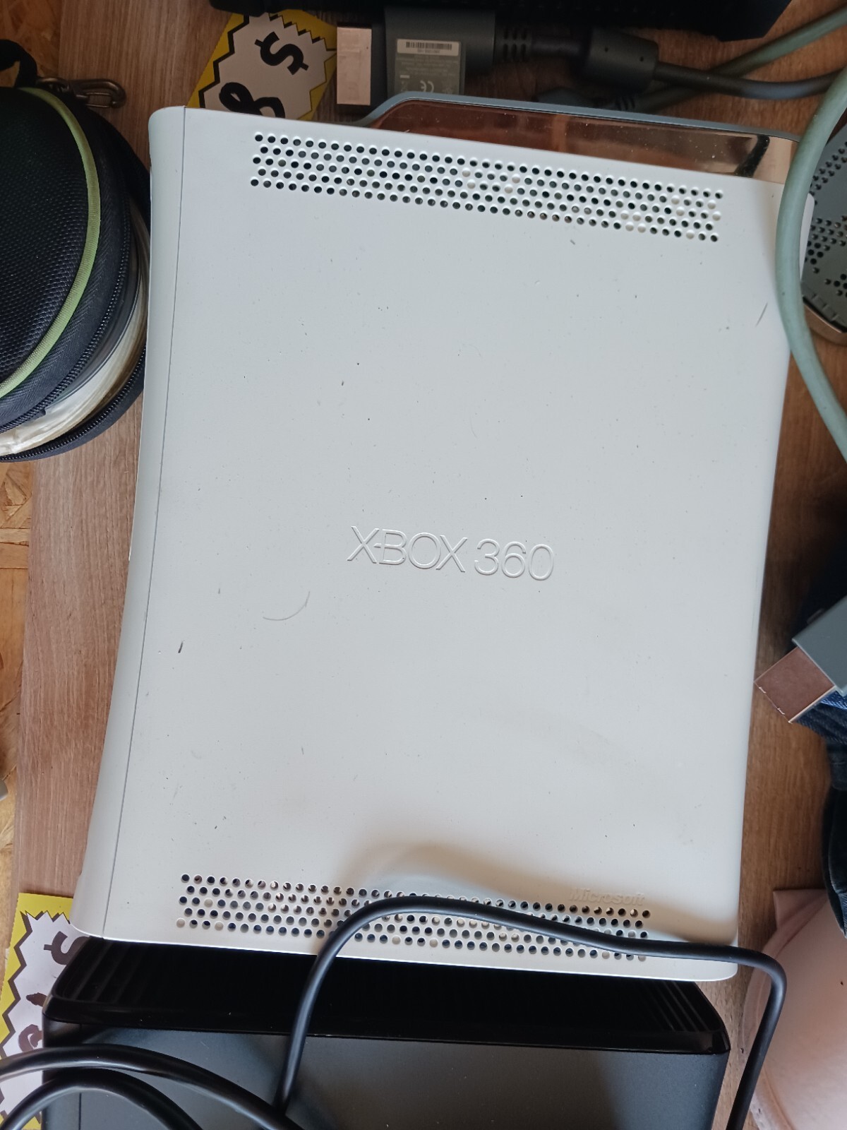 Microsoft Xbox 360 Pro System Bundle 60GB White Console With Controllers