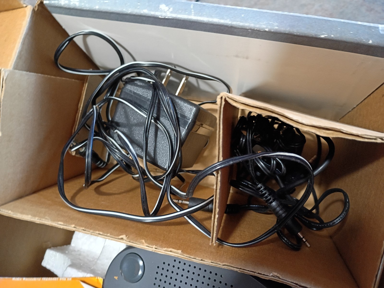 Atari LYNX Portable gaming video system + games in box parts repair