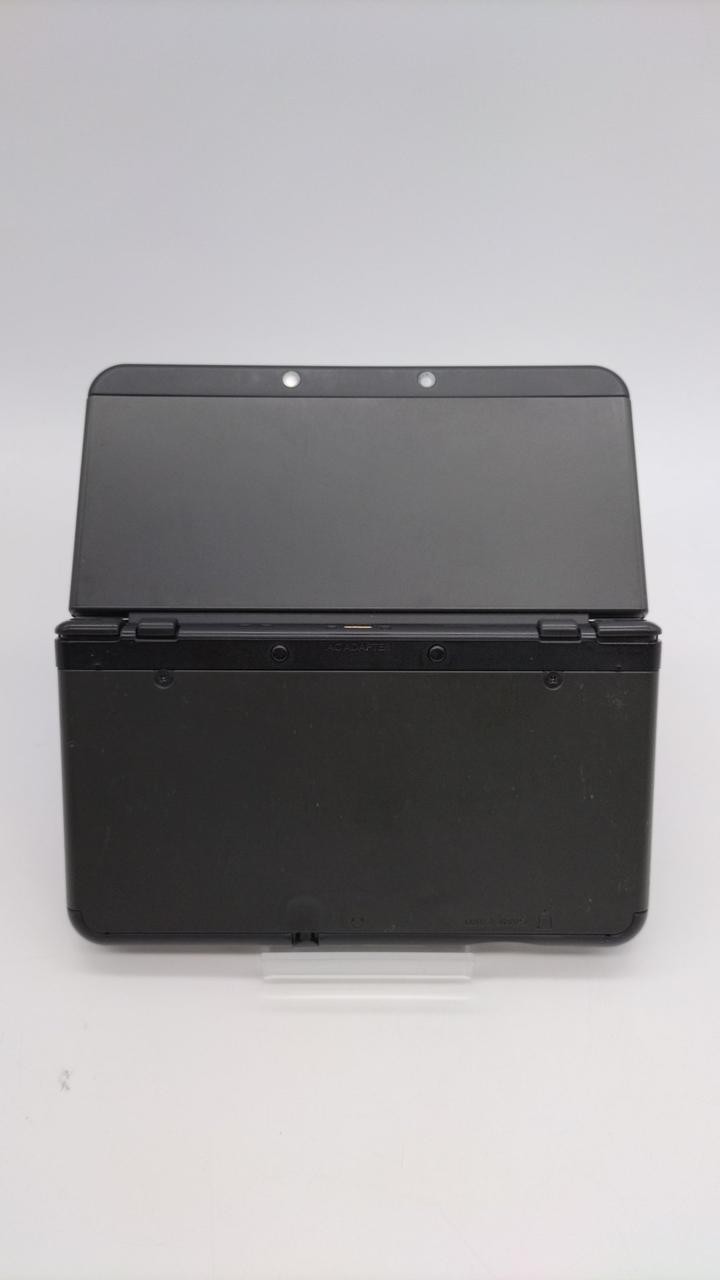 Nintendo New 3DS with Swapable Cover Plates, scratches & yellowing on top screen