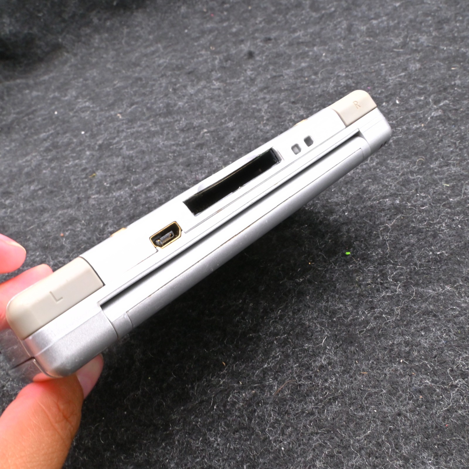 Nintendo DS Lite USG-001 Silver Handheld Console w/ Charger AC Adapter NO Stylus