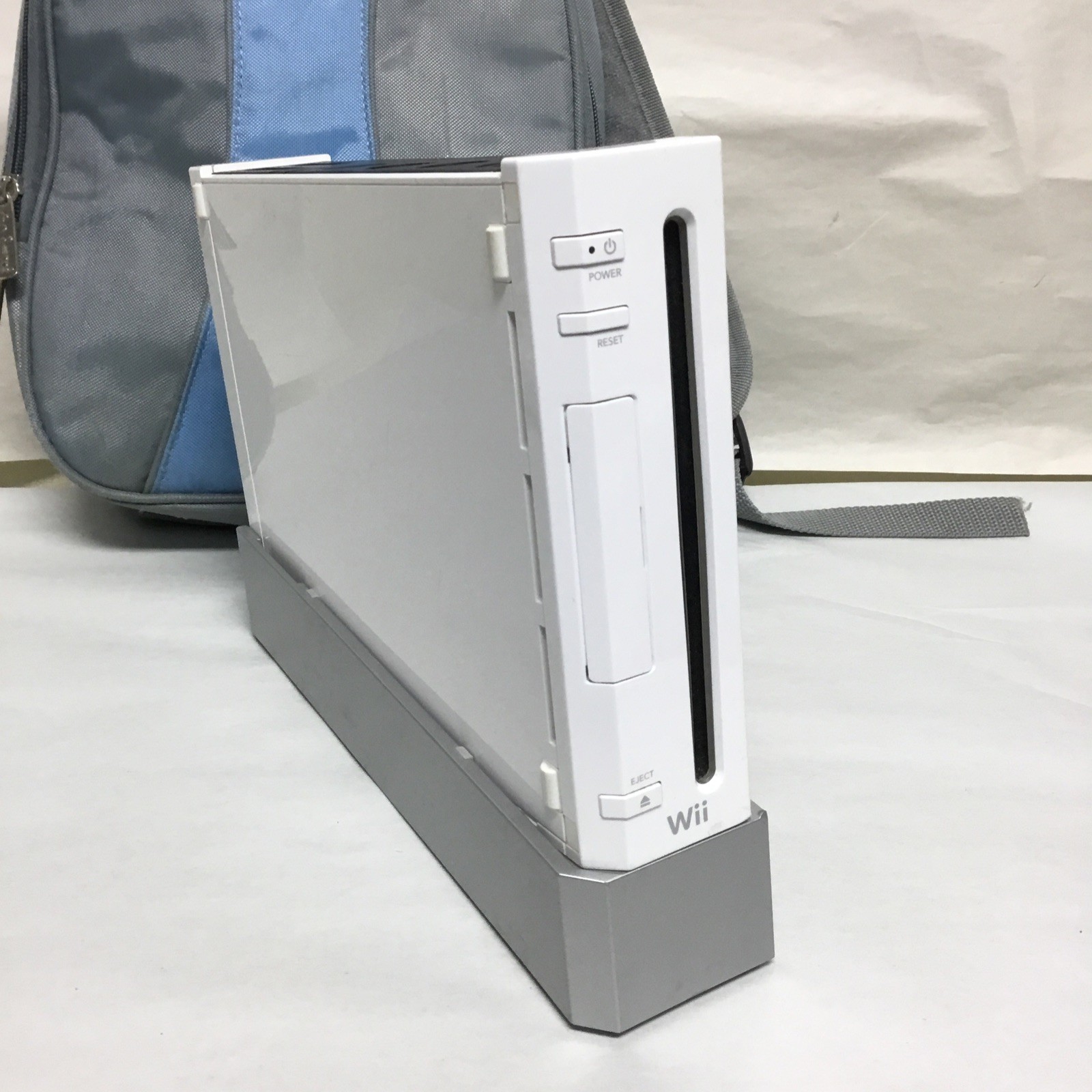 Wii Console Bundle -1 Remote 1 Nunchuck ,Steering Wheel & Extras-Free S&H