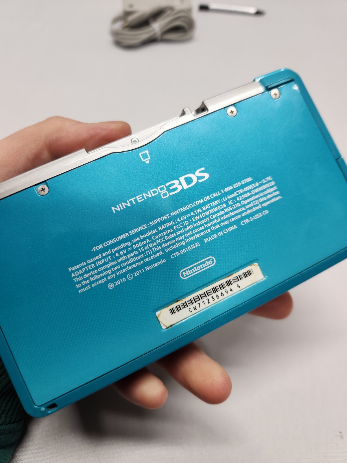 Nintendo 3DS & Charger – Aqua Blue/Black