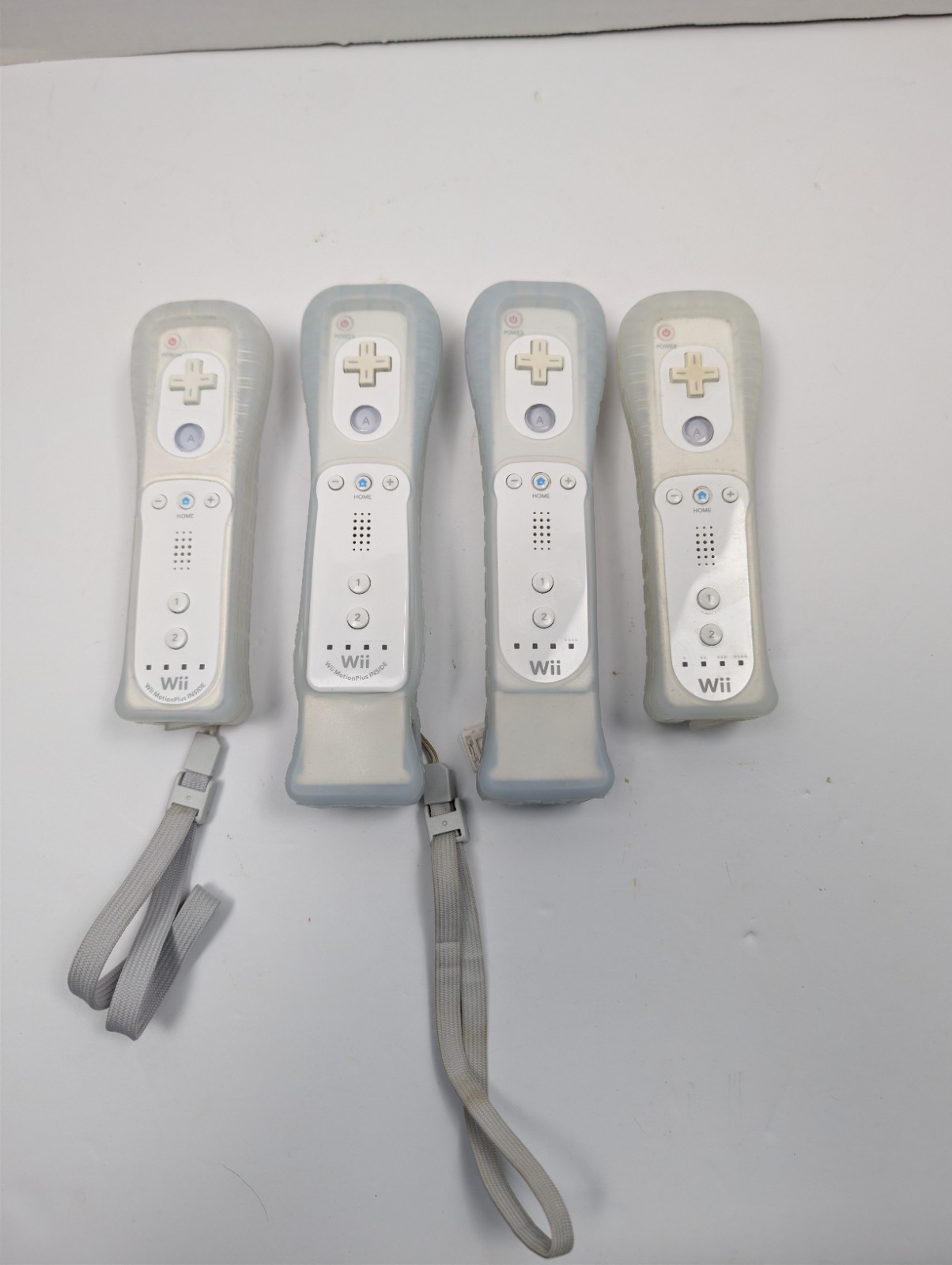 Nintendo Wii Console Bundle CIB Wii Fit Board 4 Remotes Wii Sports Zapper Lot