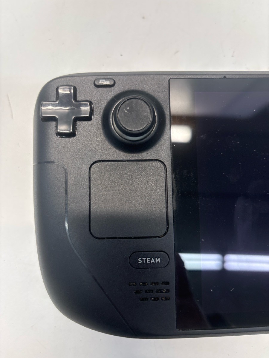 PRE-OWNED STEAM DECK CONSOLE 1010 WITH CASE AND CHARGER (P23017167)