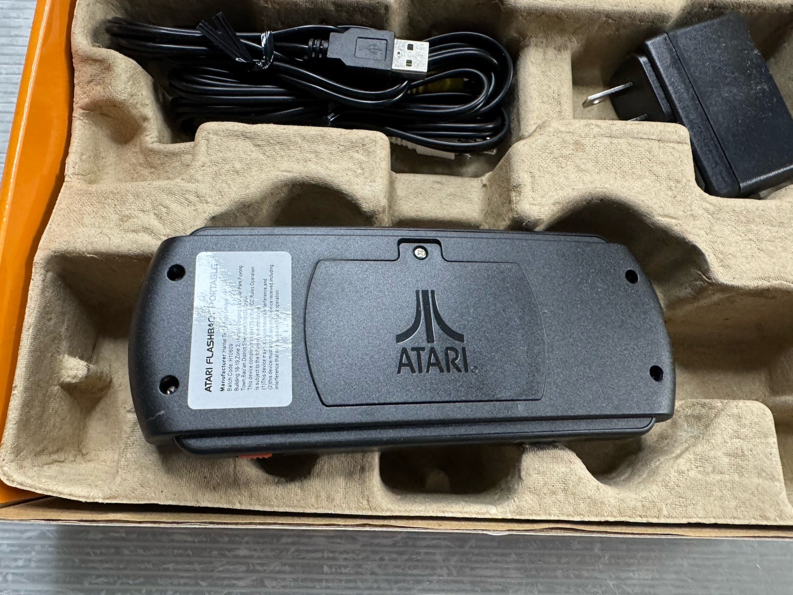ATARI Flashback Portable Deluxe / 70 Built In Games 2.8 Inch LCD SD Card Slot