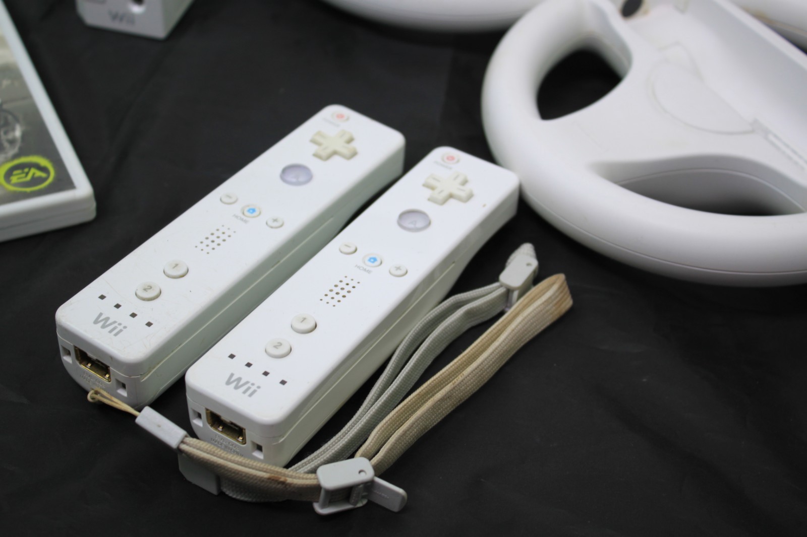 White Nintendo Wii Console System Bundle w/ 2 Controllers – 2 Car Games & Wheels