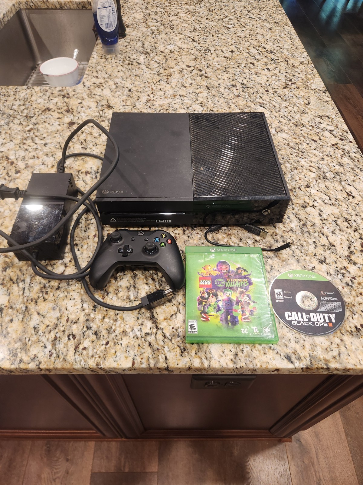 Microsoft Xbox One 500GB Console Black Model 1540 Includes 1 Controller Tested