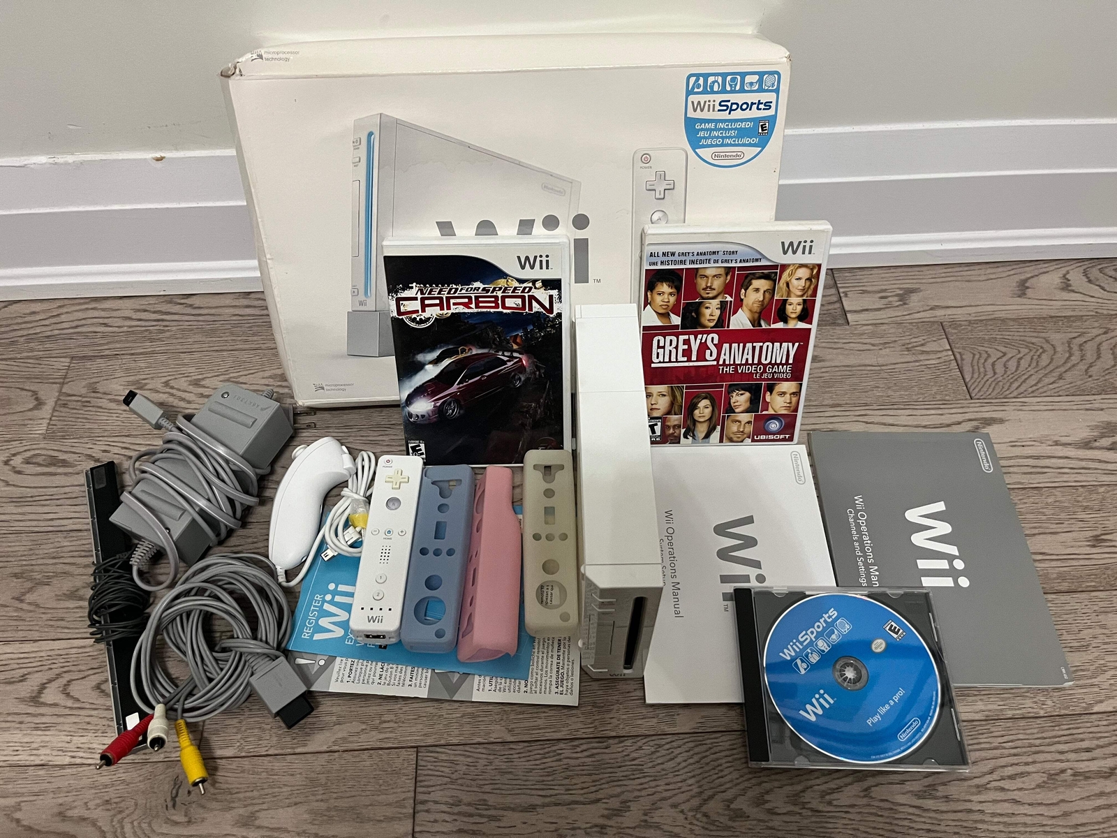 Nintendo Wii Console White RVL-001 Complete in Box with Games and Accessories