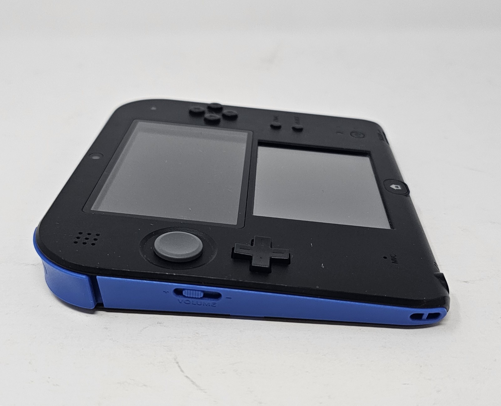 Nintendo 2DS HandHeld Console Black/Blue FTR-001 w/ Stylus, Charger & Mario Kart