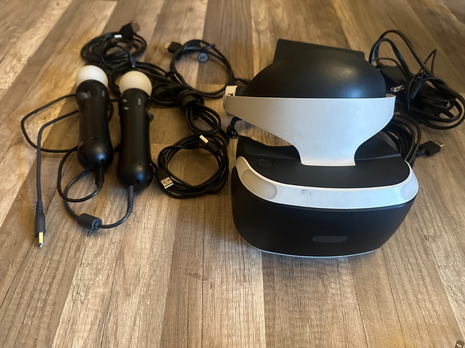 Sony PlayStation 4 Pro + PSVR bundle w/ 2 controllers/camera (all working)