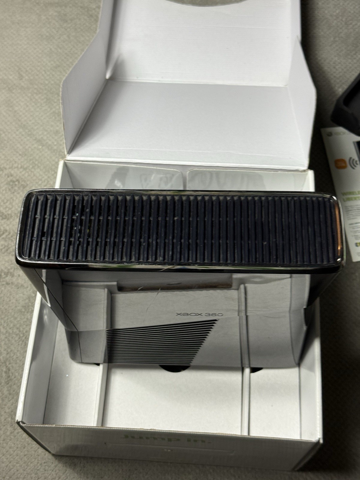 Microsoft Xbox 360S 1439 Video Game Console & Cords Only BLACK – Fair -See photo