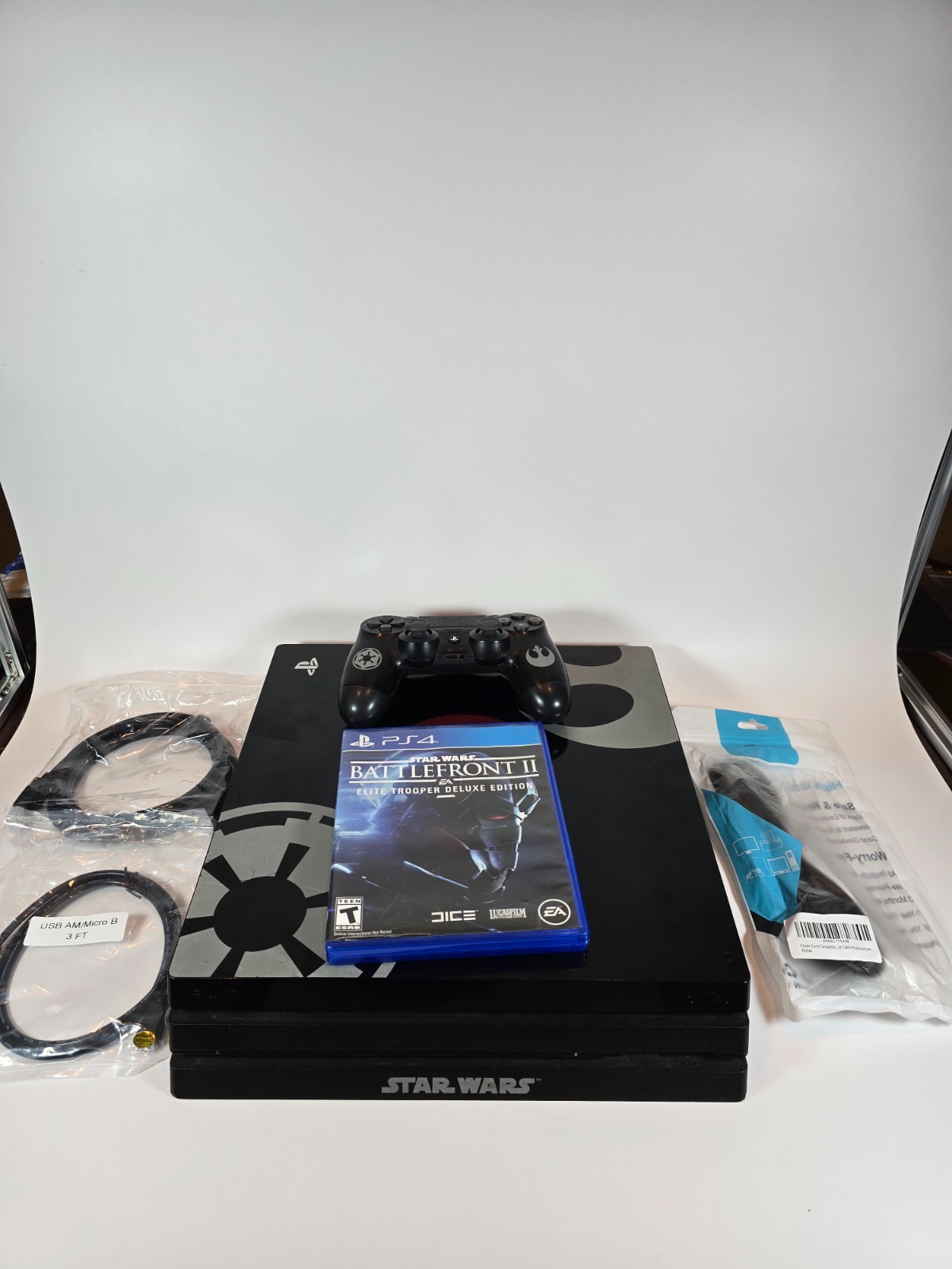 Sony CUH-7115B Playstation 4 Star Wars Battlefront II Edition 1TB w/Accessories