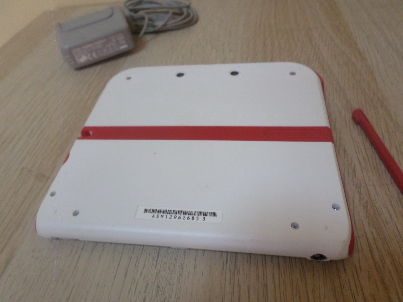 Nintendo 2DS White Red Console Bundle – 4 Games, Charger, Case, Stylus, 4GB SD