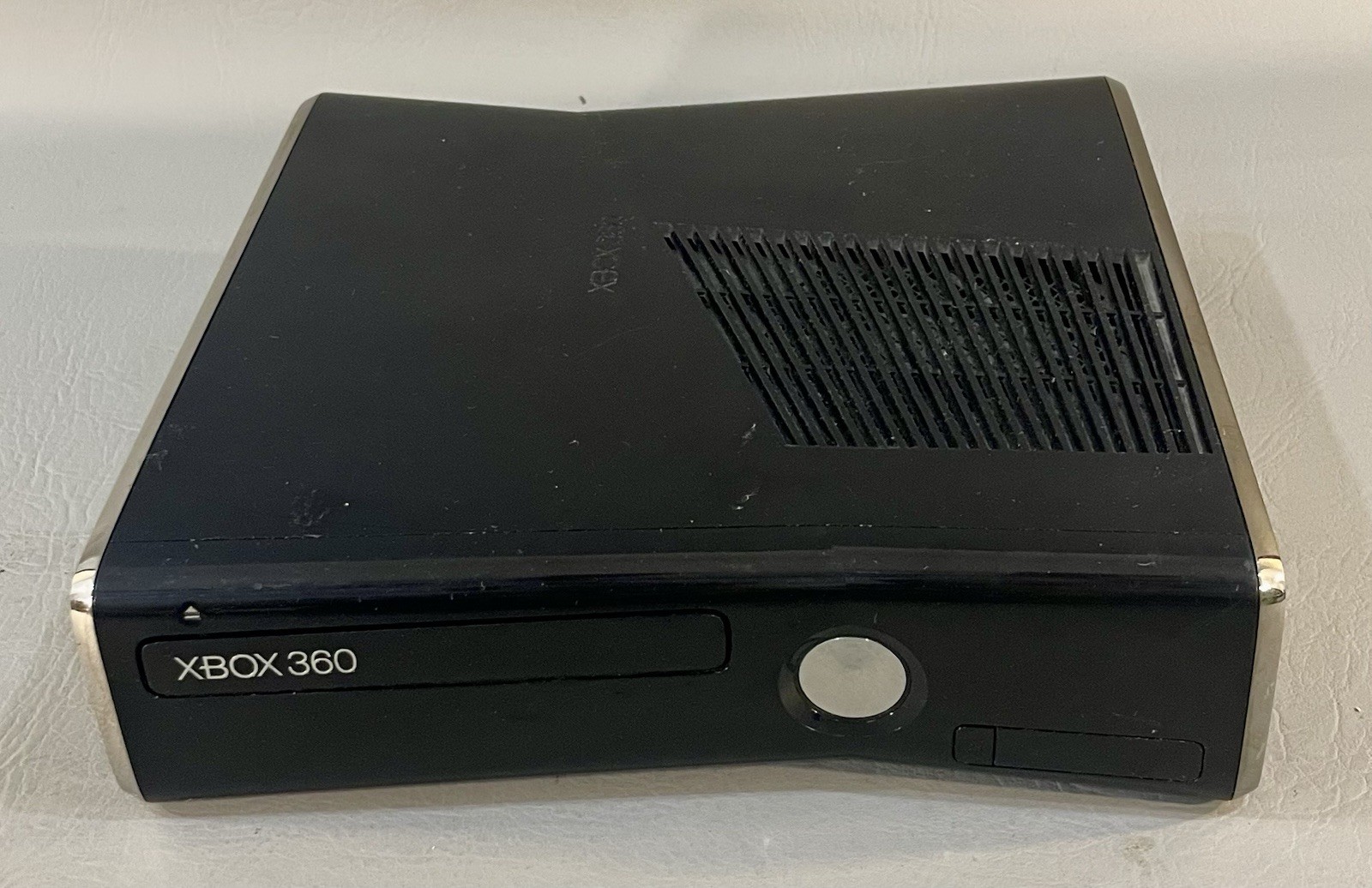 Xbox 360 Slim 4GB Console Bundle 3 Controllers 5 Games Tested