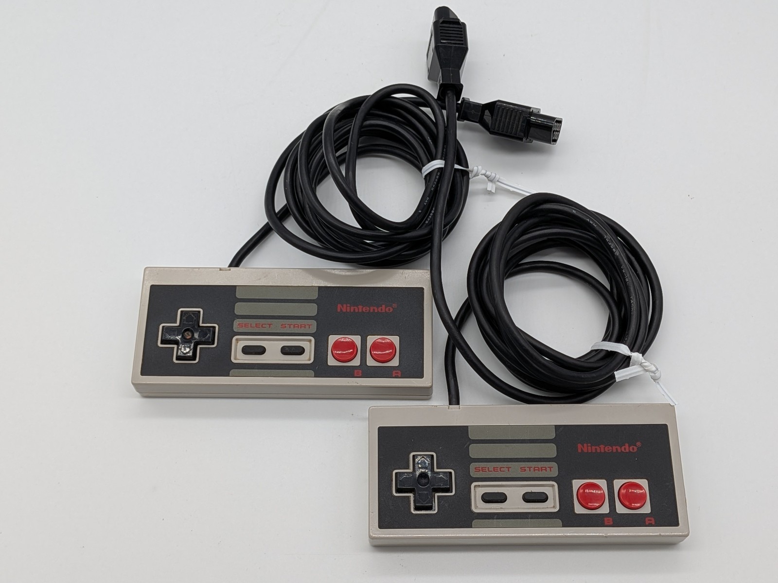 Nintendo NES 1985 Gray Console System 2 Controllers 1Game Works NES-001 Original