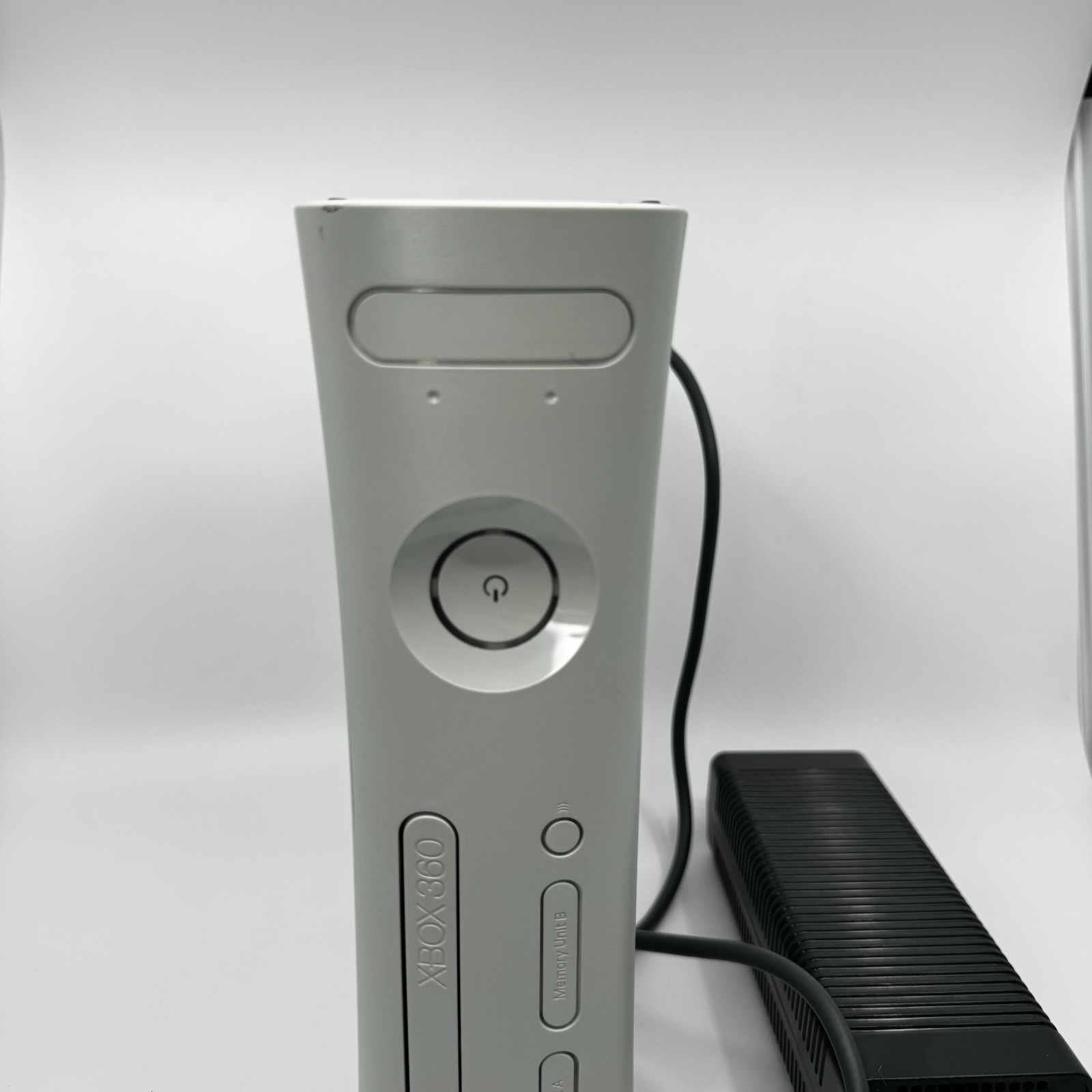 Xbox 360 S Slim Model 1439 White Console W/Controller No Hard drive Tested Works